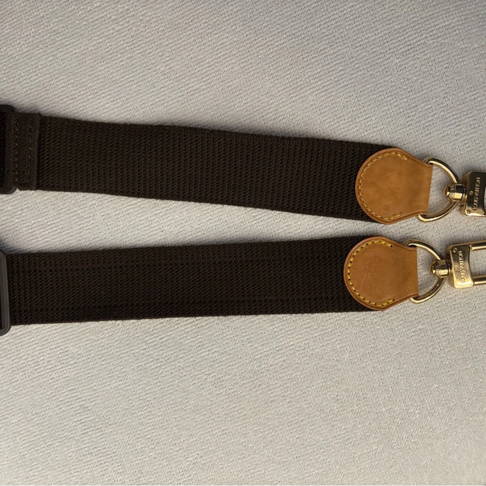 Excellent condition authentic strap. - Picture 6 of 9